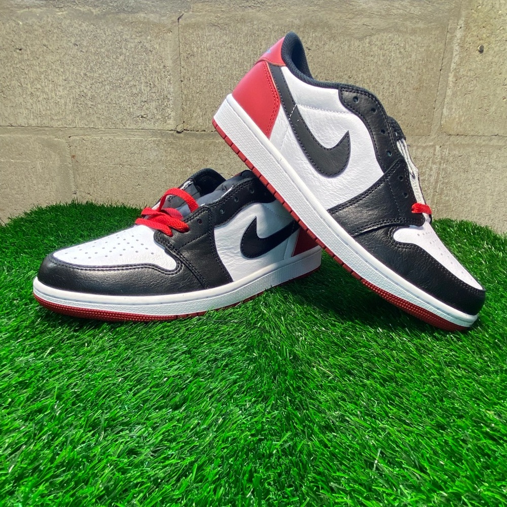 Air Jordan 1 OG Low black toe